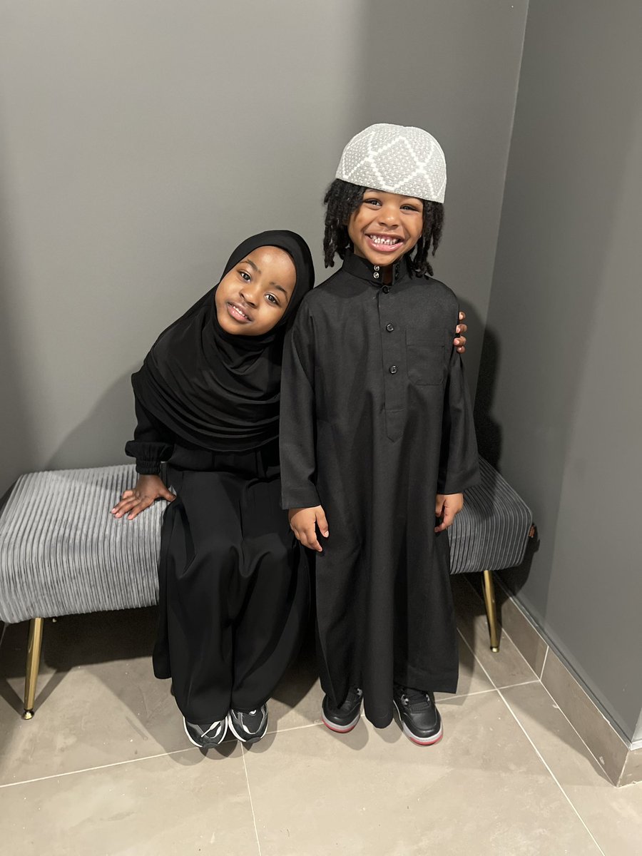 youlove_liahhhh's tweet photo. Today me and my cousin took my children out got them together &amp; went to pray. For 5 years old &amp; there first time they did AMAZING.Alhamdulillah ❤️ ( start them young ). https://t.co/c5zsUoku5K