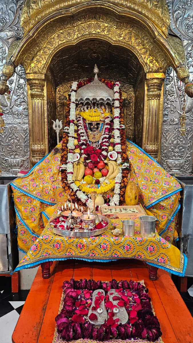 dikshant_BJP's tweet photo. Today's Darshan of  Mata Bawa wali  Ji. 
 🌹🌹🌹 आज के प्रातः कालीन दर्शनों के साथ आपका दिन मंगलमय हो ।
#जयमातादी @ImRavinderRaina @drmonika_langeh https://t.co/tIGq7h1Vsi