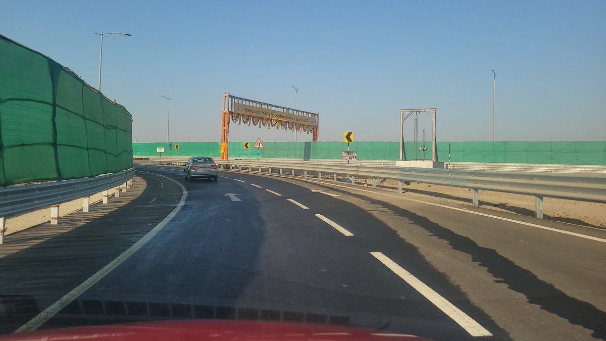 bhavin23m's tweet photo. What a delight to go through this new costal road . It's magical entering from amarson and getting out at marine drive in no time .@Dev_Fadnavis @mieknathshinde L&amp;T
Thank you for this . #MumbaiCostalRoad https://t.co/GJ6iE6phNs