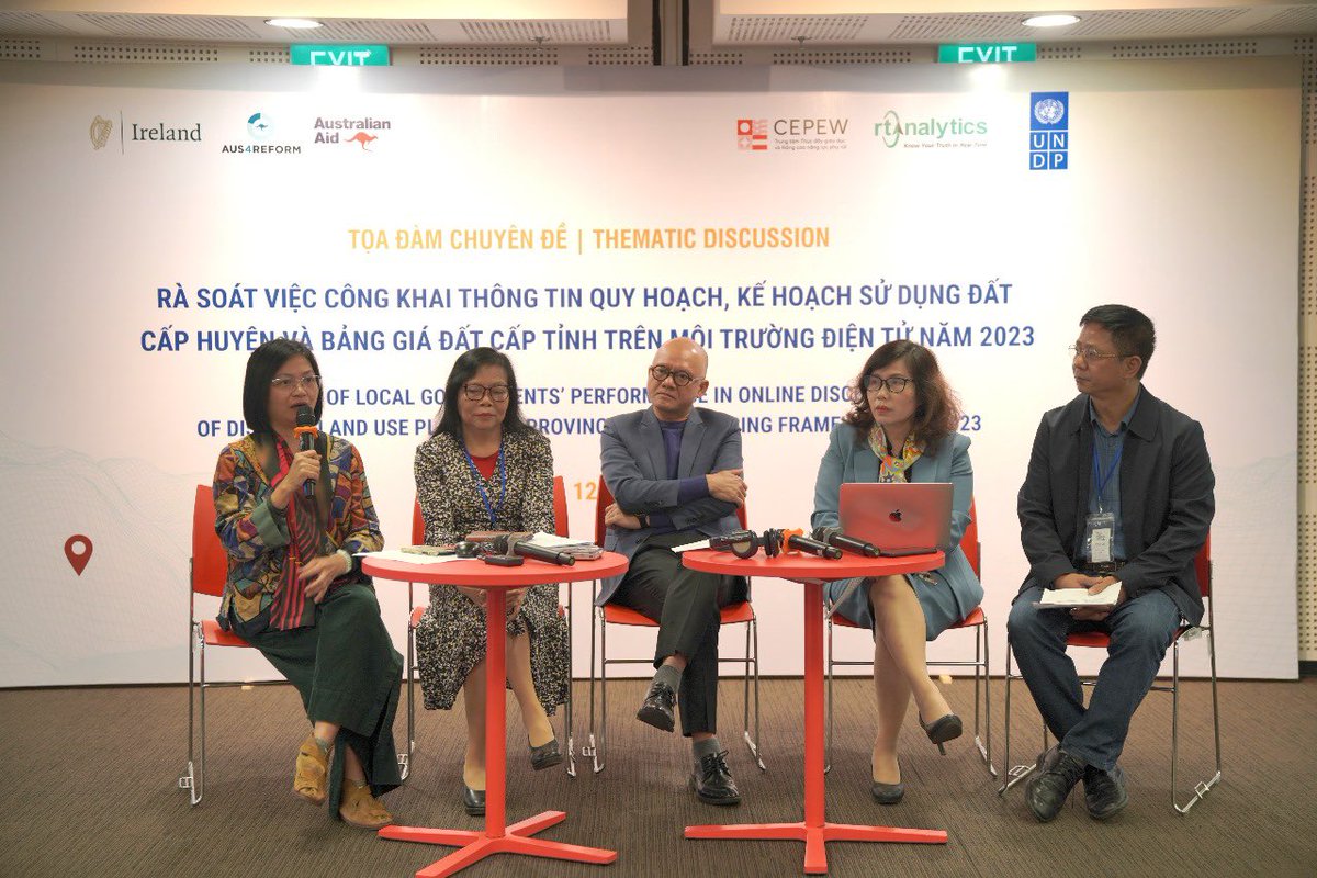 RamlaKhalidi's tweet photo. #LandTransparency is 🔑 in mitigating the risks of citizen complaints & disputes.
🙏🏼 to @DFAT & @irlembvietnam support, our 3rd annual review shows improved performance by local governments in disclosing land information critical for enforcing new Land Law from Jan 2025. https://t.co/eErwVL2VlC