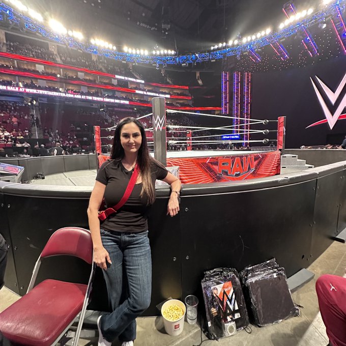 Always a good time @WWE in Htown! #MondayNightRAW https://t.co/YK9VBpJP9i<a class="tags" target="_blank" title="On Twitter" href="/?out=eyJ0eXAiOiJKV1QiLCJhbGciOiJIUzUxMiJ9.eyJpYXQiOjE3MTk2ODY3MDAsImlzcyI6InR3cG9ybnN0YXJzLmNvbSIsIm5iZiI6MTcxOTY4NjcwMCwiZXhwIjoxNzUxMjIyNzAwLCJyZWRpcmVjdF91cmwiOiJodHRwczovL3R3aXR0ZXIuY29tL1dXRSJ9.uBoUhAqkRG9Ktixy01sH8VVvQ3E_rziOZmIWQFWMvOeBox-5t7Rwt4HZUWvH_HDwa5abHOCtOgo0rybroKUj-g">@WWE</a><a href="/tag/mondaynightraw"class="tags">#MondayNightRAW</a>