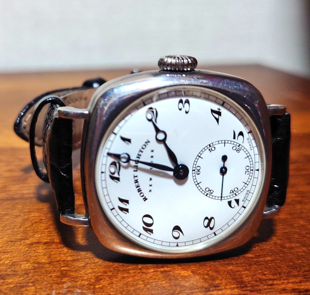 WatchL6's tweet photo. ROBERT LIGHTON NY ロバートライトン ニューヨーク
#ROBERTLIGHTON
#ロバートライトン
#腕時計
#腕時計好きな人と繋がりたい
#ポーセリンダイアル
#ロバートライトンニューヨーク
https://t.co/zc2oawargL