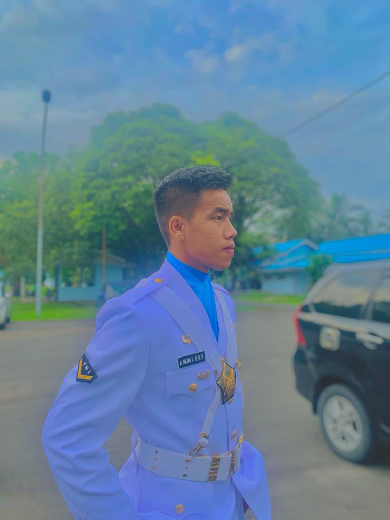 kamto_adi's tweet photo. Terkait aduan netijen tentang oknum TNI AU atas nama M. Nazmi Akbar Harahap berdinas di Lanud Suwondo  Medan, dapat saya sampaikan sbb:

- bahwa ybs telah melakukan desersi (mangkir dari dinas) lebih dari setahun.
- bahwa ybs telah dipecat dari dinas kemiliteran TNI AU.
- bahwa ybs tidak memiliki keterkaitan apapun dengan dinas TNI AU.
- kalau ada dari rekan-rekan yang mengetahui keberadaannya, dapat melaporkan ke institusi TNI terdekat untuk ditindaklanjuti.