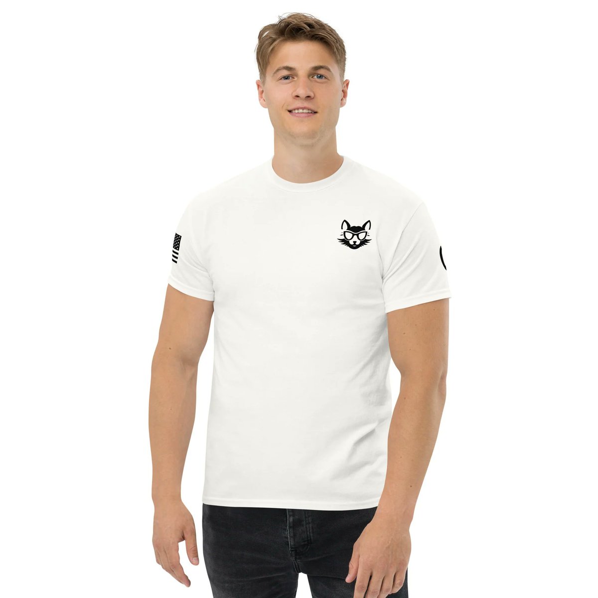 🚨New Merch Drop!🚨
Really excited about this one, custom clean design, AlphaFox T-Shirts with my avatar, American flag, and Alpha symbol! Check em out and represent! 👇
shop.alphafox78.com/collections/pr…