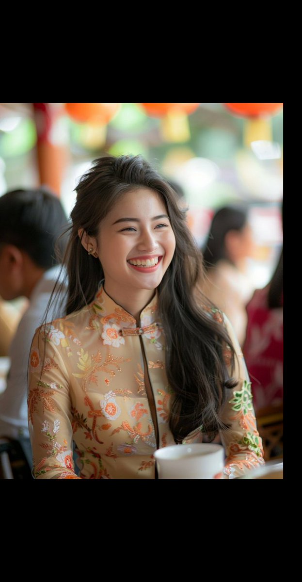Elle est charmante et ce sourire
M'a conquise au tout premier jour.
Est-ce moi qui le lui inspire,
Qu'importe !
Je veux croire encor en l'amour

Je me méfie mais tu m'attires
Toi qui parut sans crier gare,
Je déclamerais du Shakespeare
De sorte
Qu'enfin je croise ton regard

🪷🩷