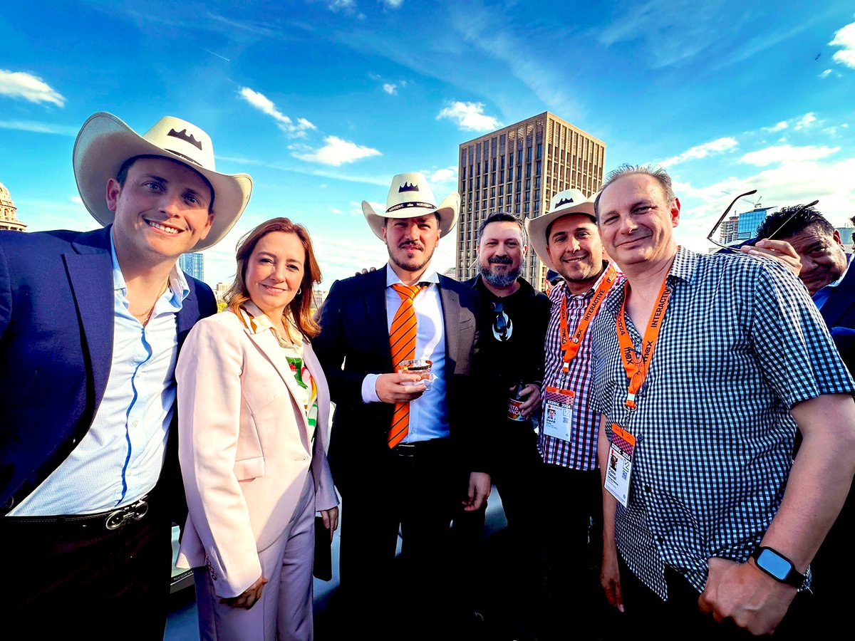 6ab0's tweet photo. Gran encuentro para el cine de NL en @sxsw 

#cineregio #cinemexicano #nuevoleon #monterrey #mty #cine
@samuel_garcias @mty_mimec @imagyx @studio_mart @secturNL @Economia_NL @Maricarmen_MtzV https://t.co/QzNw2BPQPq