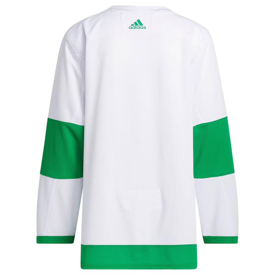 ☘️LEAFS ST-PATS JERSEY GIVEAWAY☘️ We’ve decided to giveaway the NEW authentic Adidas Toronto St-Pats jersey w/ the player you want on the back. To enter: 1. FOLLOW @HKYJersey 2. LIKE ❤️ & RT 🔄 this tweet. 3. Reply with your size & player you want! Good luck! 🌈☘️