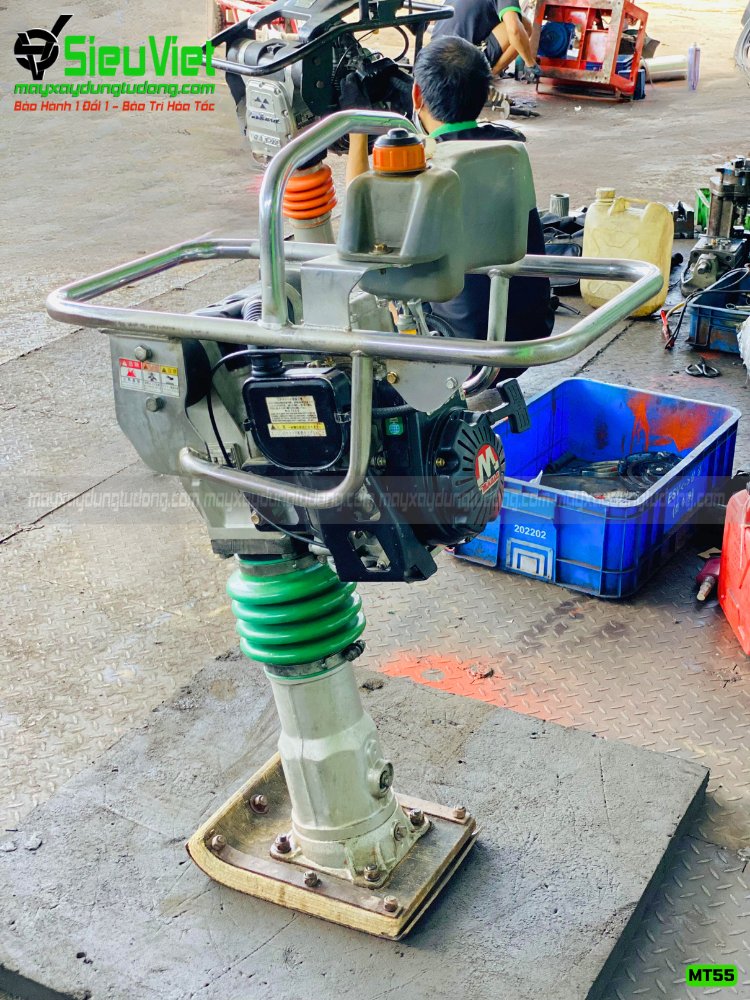 mayxaydungtudo1's tweet photo. 💥💥 Máy Đầm Cóc | 57Kg | ĐC Mikasa MT55 Nhật Bản | Động cơ xăng - Mẫu đầm nền Nhỏ Gọn, nhưng lại sở hữu lực đầm Cực Mạnh
- Xem thêm về máy tại: https://t.co/JZa6rVs8Bq
#mayxaydungtudongsieuviet #maydamcoc #damcocMikasaNhatBan #MT55 https://t.co/H5IdHQ1ROm