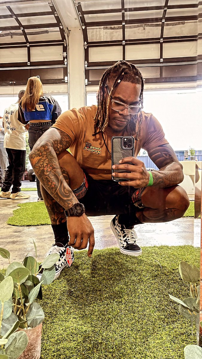 KtaChaz's tweet image. The most everything Mr. Knight #tattooedbeast #dreadlock #glasses