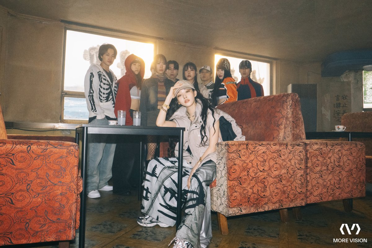 CH_CHUN9HA's tweet photo. CHUNG HA 청하  - 'EENIE MEENIE' Photo Behind 📸

🎬https://t.co/iTdAvb8MFP

#CHUNGHA #청하
#청하_EENIE_MEENIE
#EENIE_MEENIE
#MOREVISION #모어비전 https://t.co/wJGhsW4ZpV