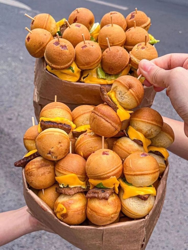 FoodCourtPhotos's tweet photo. Eat or skip????

#FoodieBeauty #Foodie #Food #Foodies #foodphotography #FoodCity500 #FoodSafety #foodblogger https://t.co/8atK1TZb9l