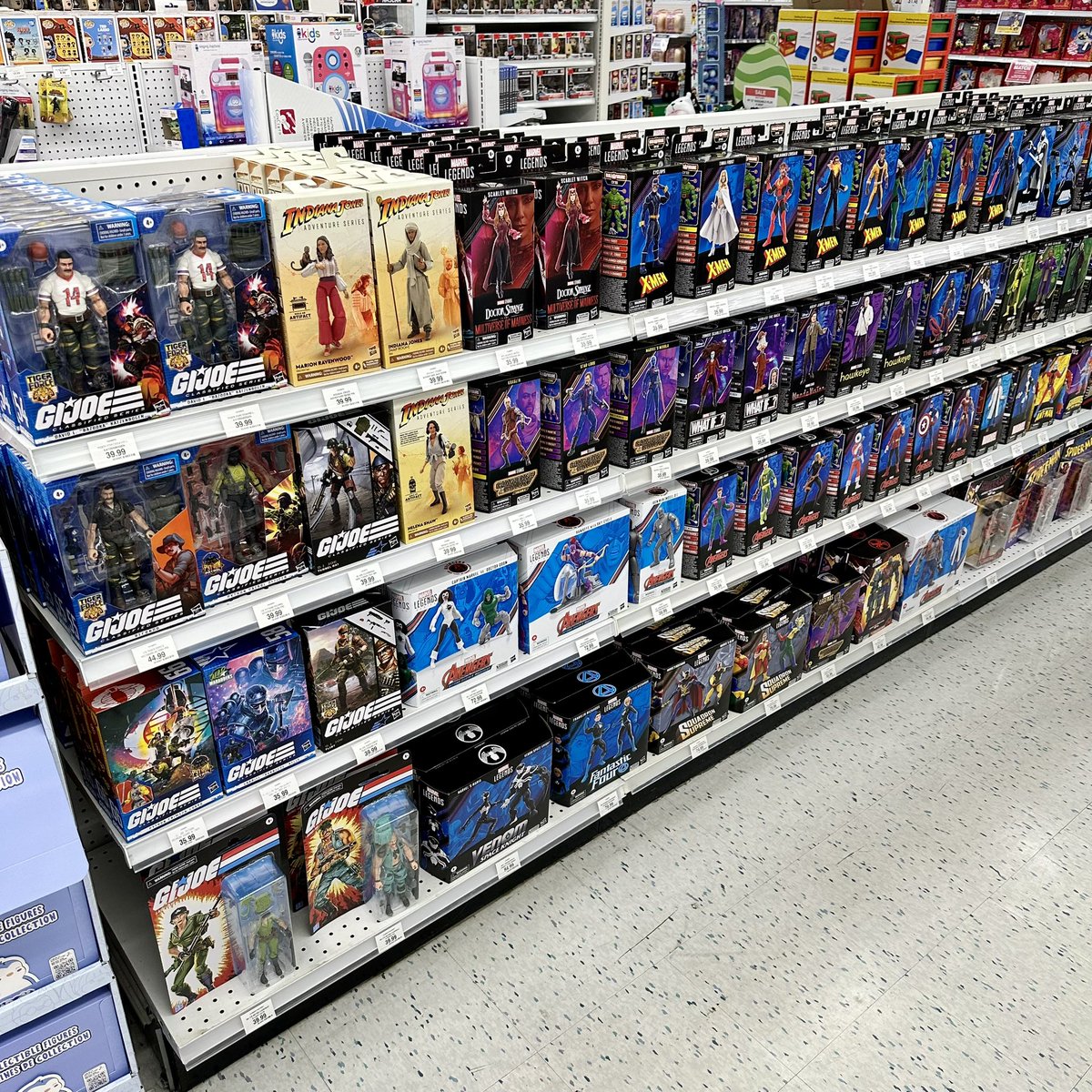T3XACAN0's tweet image. I re-merchandised the (ACTION FIGURES &amp;amp; COLLECTORS) aisle ✅👍🏽🎬📺
📸: TAKEN: DECEMBER 22, 2023
📌: POST: MARCH 11, 2024
#toysruscanada #sherway #hasbro #hasbropulse #collectibles #gijoe #gijoeclassifiedseries #classifiedseries #indianajones #indianajonesadventureseries