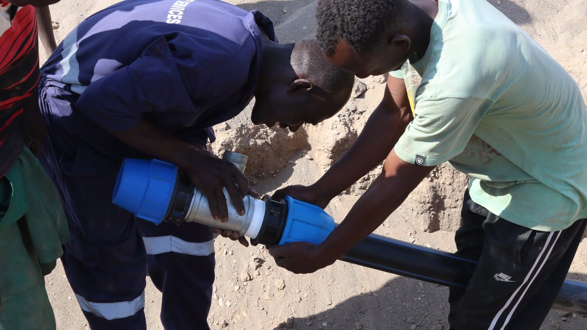 TUPADO_'s tweet photo. Excavation of pipeline, pipe laying and Steel tank construction at Kaloyara Hill for Narengewoi Water project being funded by @dfat  and jointly implemented by @TUPADO_ and @OxfaminAfrica. The project is now  85% complete. https://t.co/vONIfz8Wej