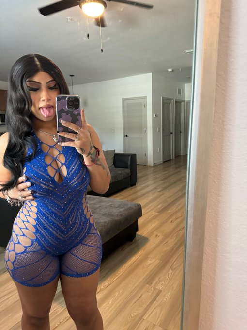 Watch Julerri Amor🍒's leaked NSFW photo on TwXstars