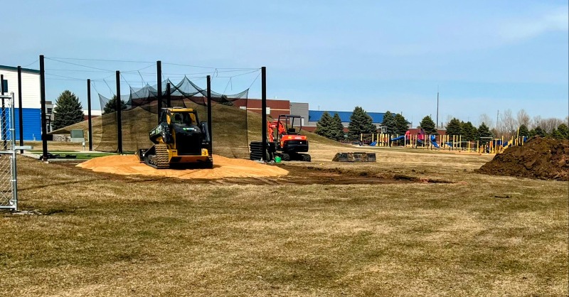 💥 Exciting news!💥 This week, we kicked off work on the new pitching bullpen project! 🥎 Designed to provide youth & school-age softball athletes with a dedicated space to practice and warm up, this project is a game-changer for our players! 💪 #BuildingForTheFuture | #RollMets