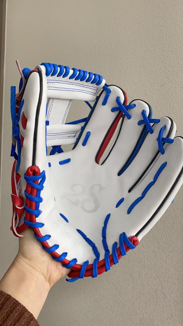 2seambsb's tweet photo. American Bear 🇺🇸🐻 #merica #2seambaseball #bear #baseballglove https://t.co/lPOtPUVyYA
