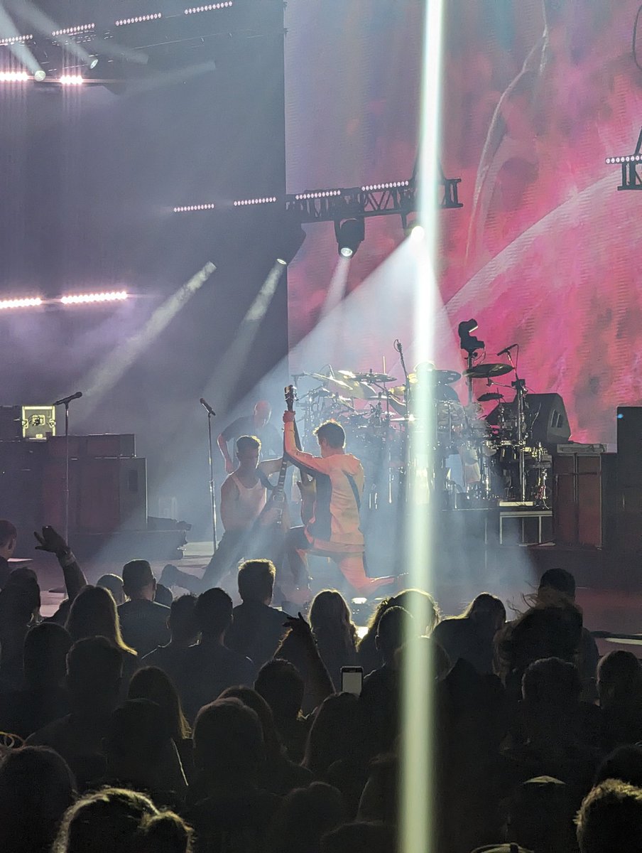 ammitucker's tweet photo. Happy @311 day!! Thank you @pnut &amp; @NickHexum and the guys for an amazing weekend! 🤘💜👩‍🚀 https://t.co/RyT6LB6AdD
