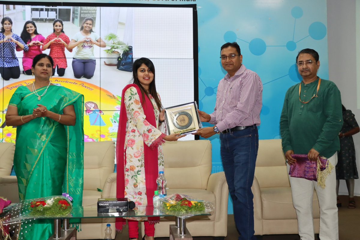 #internationalwomensday♀️

Felicitation of Guest of honour at  NIPER Hyderabad during International Women's Day celebration.

#internationalwomensday2024 #womensday  #iwd #niperhyd #govtofindia