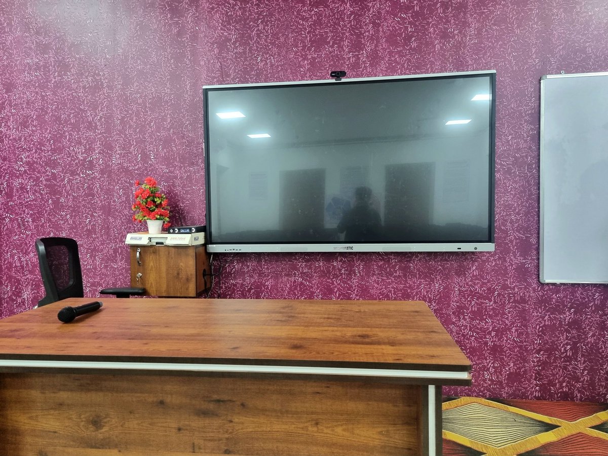 vkprasanthtvpm's tweet image. #വട്ടിയൂർക്കാവ് മണ്ഡലത്തിലെ സ്കൂളുകളും കോളേജുകളും എല്ലാം സ്മാർട്ട് ആവുകയാണ്  ... 
സ്മാർട്ട് സിറ്റി പദ്ധതിയിൽ ഉൾപ്പെടുത്തി നവീകരിച്ച മണ്ഡലത്തിലെ വിവിധ സ്കൂൾ , കോളേജ് ക്ലാസ് മുറികൾ ഉദ്ഘാടനം ചെയ്തു ...

#Vattiyoorkavu
#SmartclassRooms
#SmartCity
#വട്ടിയൂർക്കാവ്_മുന്നോട്ട്❣️❣️