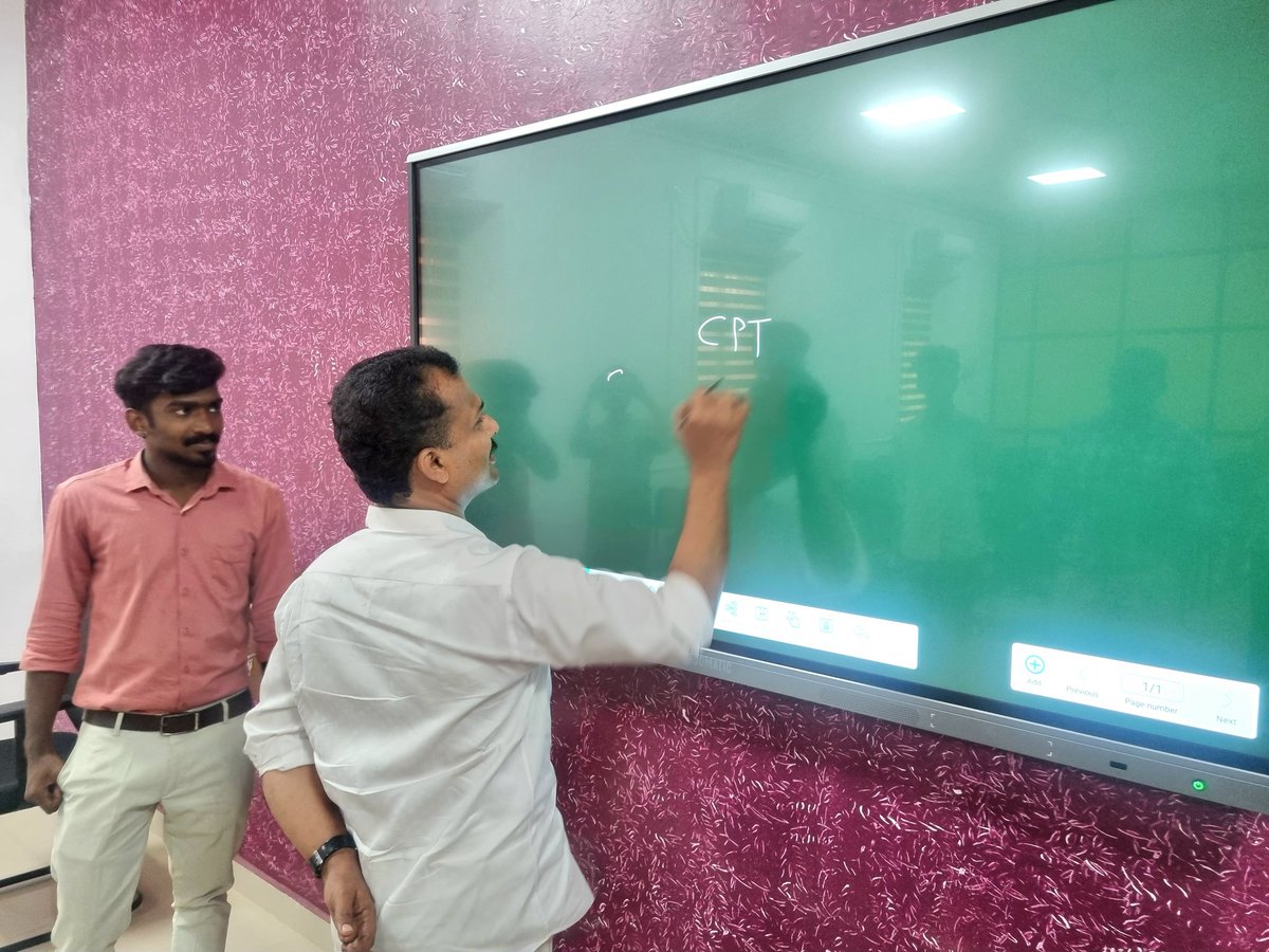 vkprasanthtvpm's tweet image. #വട്ടിയൂർക്കാവ് മണ്ഡലത്തിലെ സ്കൂളുകളും കോളേജുകളും എല്ലാം സ്മാർട്ട് ആവുകയാണ്  ... 
സ്മാർട്ട് സിറ്റി പദ്ധതിയിൽ ഉൾപ്പെടുത്തി നവീകരിച്ച മണ്ഡലത്തിലെ വിവിധ സ്കൂൾ , കോളേജ് ക്ലാസ് മുറികൾ ഉദ്ഘാടനം ചെയ്തു ...

#Vattiyoorkavu
#SmartclassRooms
#SmartCity
#വട്ടിയൂർക്കാവ്_മുന്നോട്ട്❣️❣️