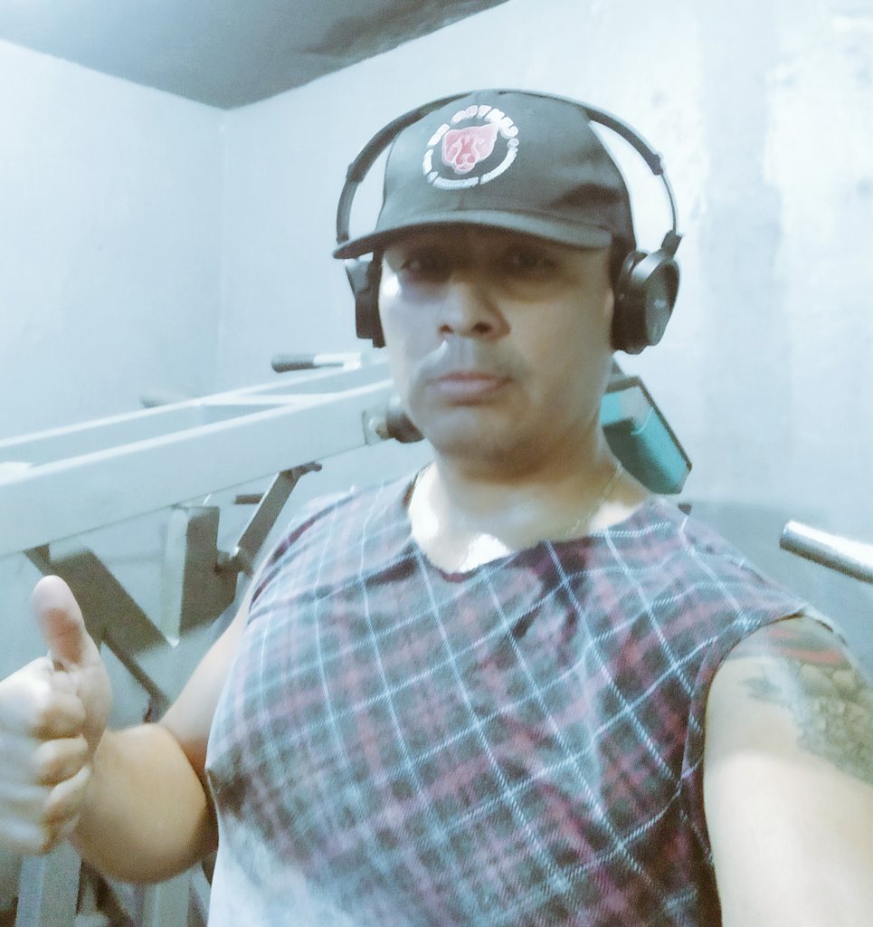 francdevilred's tweet photo. Iniciando semana dandole al Gimnasio!!!
SAN LUNES!!
FREGÓN!
#AhiVamos #FREGON #gym #gimnasio #ejercicio #Mexico #Lunes #FelizLunes #11deMarzo https://t.co/BWPEN4TZGZ