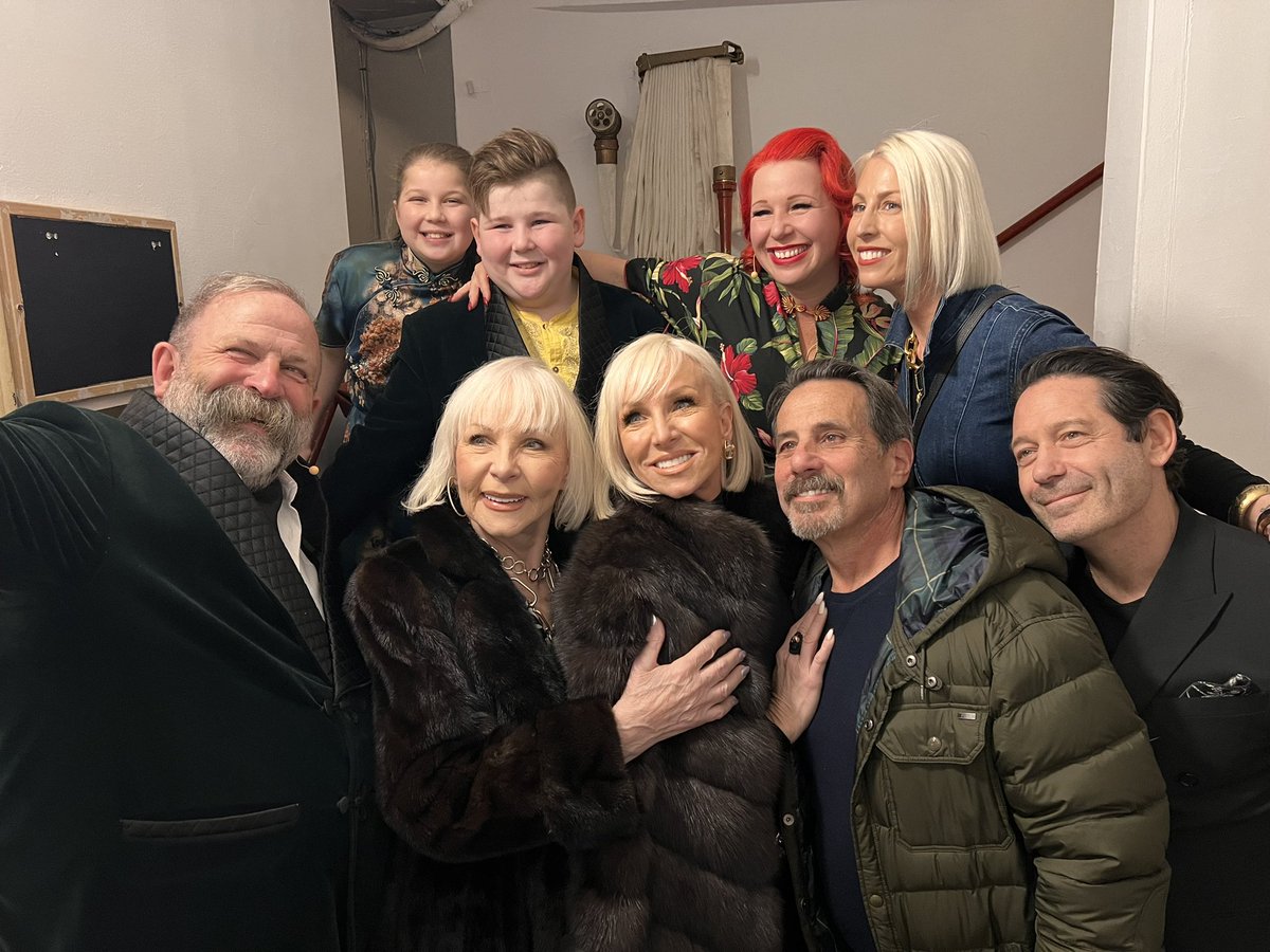 Town Hall Triumphant! “Escape to the Chateau” TV stars Dick & Angel’s “Dare to Do” NYC finale electrifies sold-out crowd w/ love & laughter⚡️ “Real Housewives of New Jersey” Margaret Josephs, Joseph Benigno @Workhousepr @dickstrawbridge #realhousewivesofnj @TownHallNYC