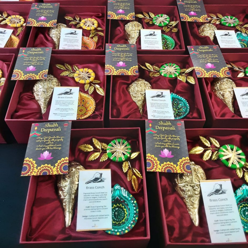 giftomojo's tweet photo. Bulk Corporate Business Gifts - Bulk Company Gifts - Bulk Corporate Gifting Solution In Gurugram And Delhi - Bulk Corporate Gifts For Employees @ Giftomojo  Buy Bulk Gifts Online: https://t.co/hAdahYi8Ky  #Giftomojo #PremiumGifts #GiftHampers #CorporateGift https://t.co/r0oerCwSUF