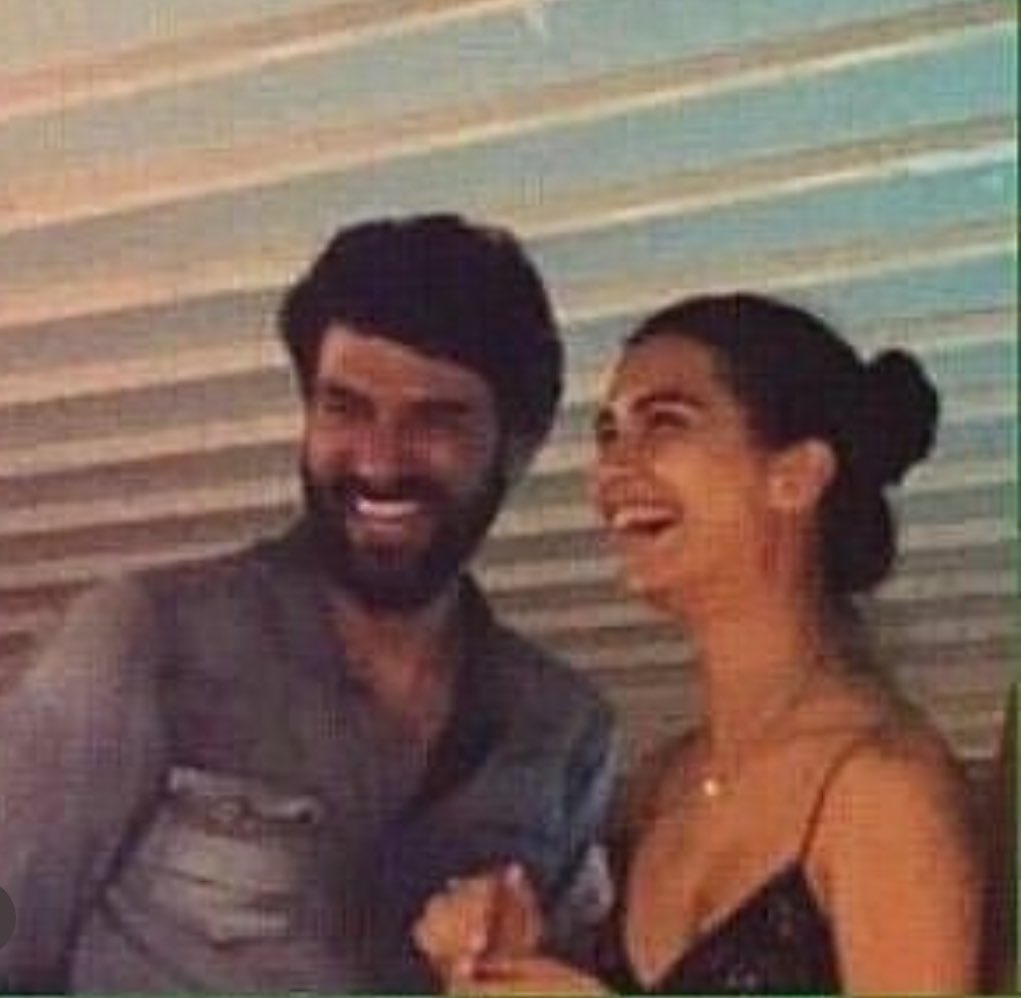 tubafanmex's tweet photo. Dentro y fuera ellos reflejaban puras cosas hermosas!!!
SonsuzSevgi

#KPAForever
#BellaSignorinaVeKomiser
#TubaBüyüküstün
#EnginAkyürek https://t.co/sBuKyFGyaO
