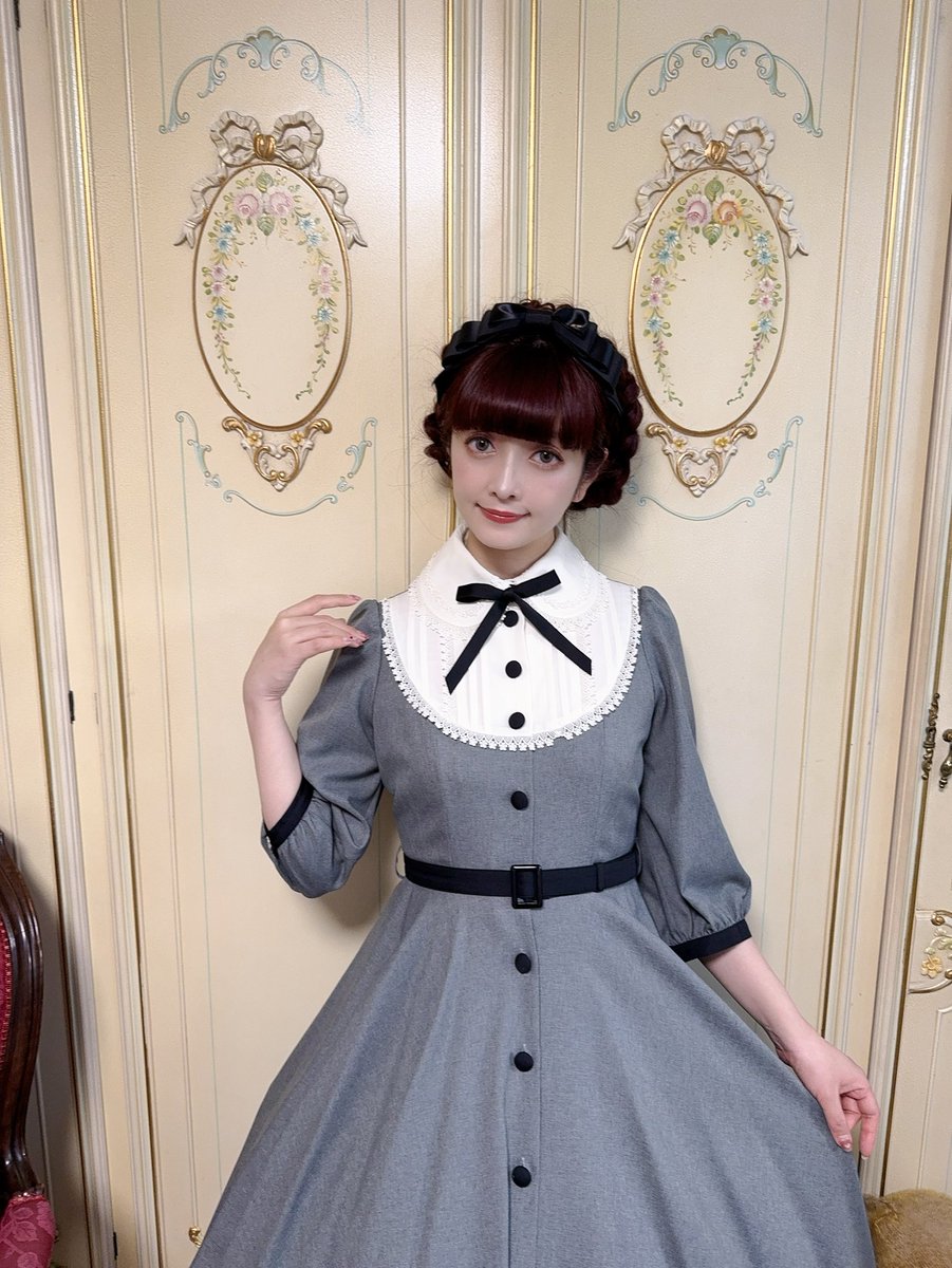 大人アリスフレアーワンピース👗 グレー🩶×くろ #イノワ さん