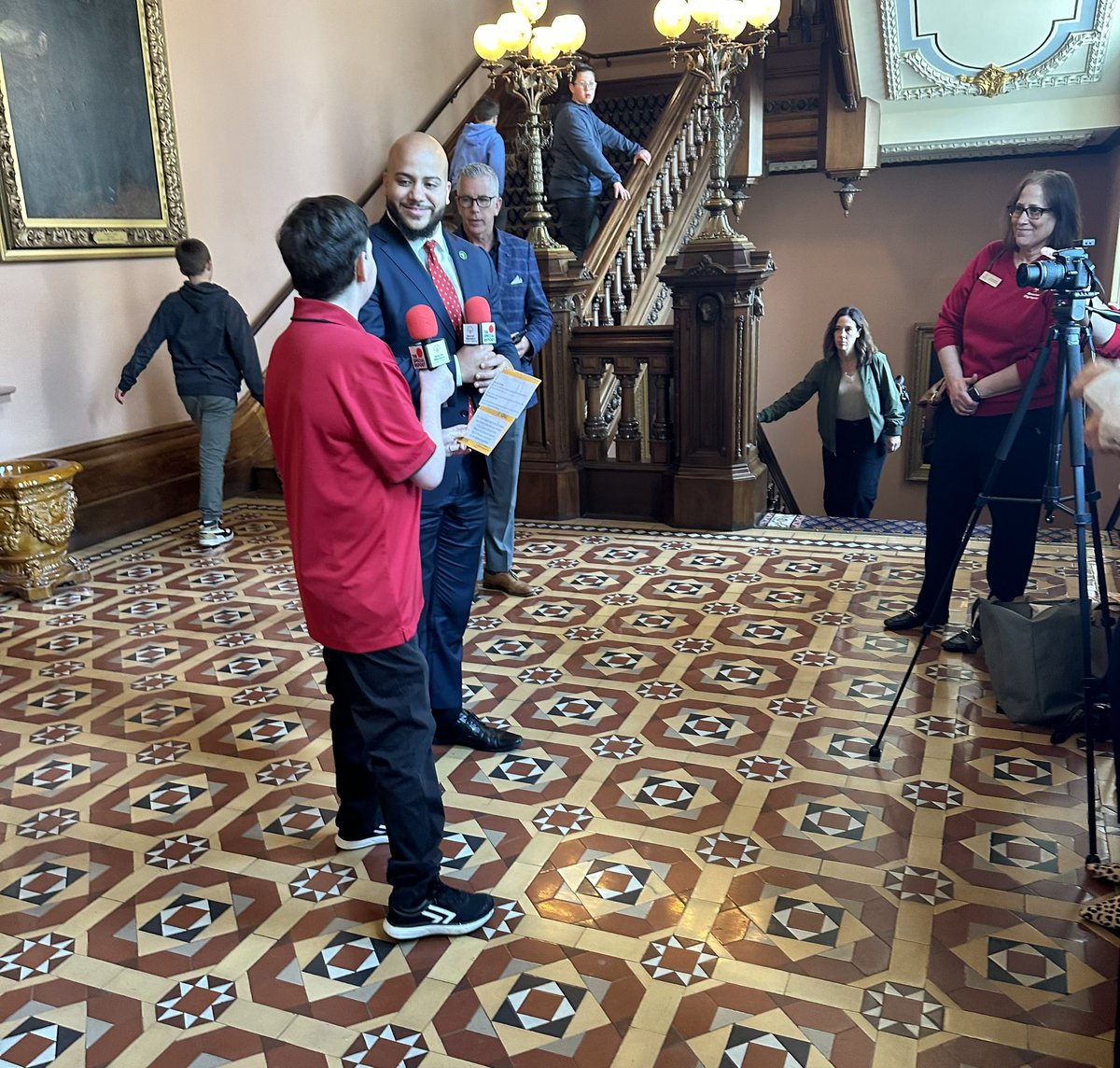 AlexT_54's tweet photo. Busy first day in Sacramento for @SONorCal/@SOSoCal lobby day trip! Excellent words from @TomLackey36 and @SenJoshBecker on Asm/Sen Floors and a special thx to all Members who joined as guests of the Special Report. Hitting the halls tomorrow and Wednesday, please say hi! https://t.co/NAWMCITChV