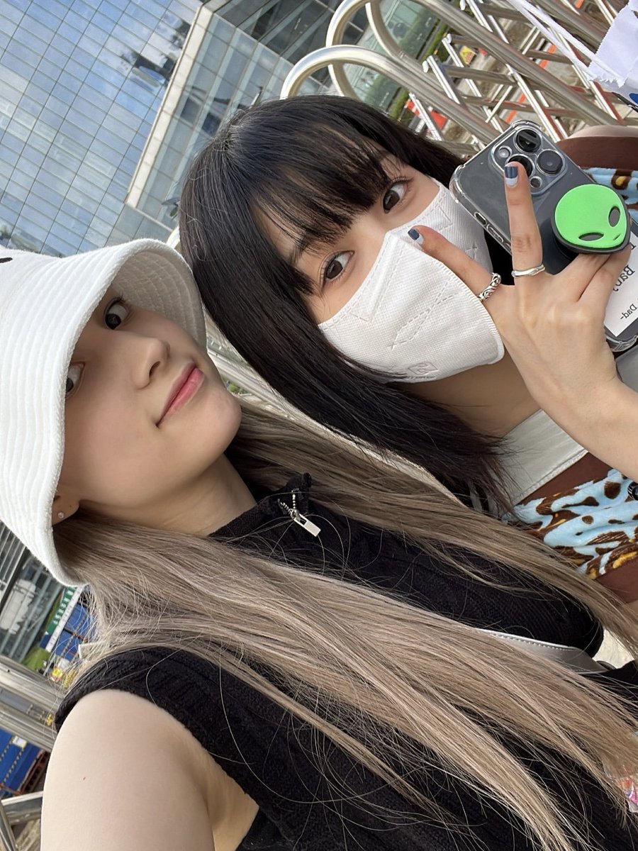 official_kep1er's tweet photo. Happy birthday 히짱!!!!!!!❤‍��🎂
너랑 친해지고 나한테 네가 진짜 큰 존재가 된 거 같다ㅠ🥺
속상할 때 같이 울어주고 행복할 때 같이 웃어줘서 고마워 
오늘만큼은 네가 세상에서 제일 행복했으면 좋겠다!!!!! 
앞으로도 너랑 함께할 많은 추억들을 기대하고 있을게❤❤
사랑해ㅐㅐ😖🐥💛 

#휴닝바히에 #HUENING_BAHIYYIH
#Kep1er #케플러