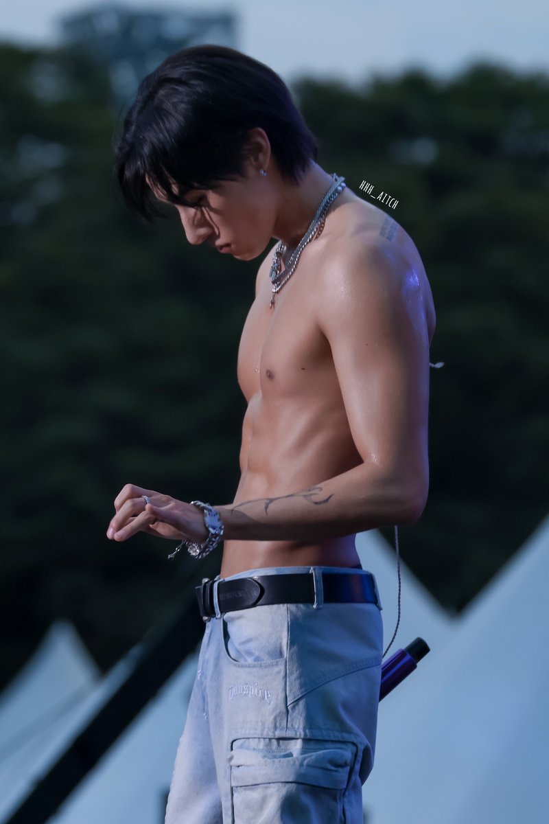 hhh_aitch's tweet photo. 230903 ์ฐฝ๊ท ์์ด์ ๋ฆฌ์คํํ์คํฐ๋ฒ
์ฌํด๋ ์ผ๊ฒ ๋ณด๋ด์๐ค
#์ฐฝ๊ท #์์ด์ #IM #CHANGKYUN
#๋ชฌ์คํ์์ค #MONSTAX #MONSTA_X
#resffectfestival https://t.co/ZfXPAtzdnA