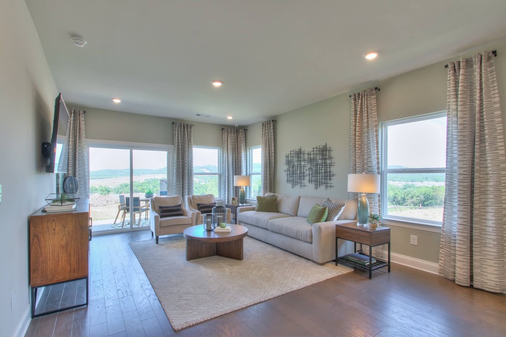 The Roswell model home in Helmsley Place is just a glimpse of what Smyrna has to offer.

Read more 👉 lttr.ai/APeiS

#PatriciaOmishakin #HomeMatchmaker #CallPatToChat #SmyrnaTNRealEstate #HomesForSaleSmyrnaTn #SmyrnaTN #SmyrnaTNRealtor #NewHomeSpecialist