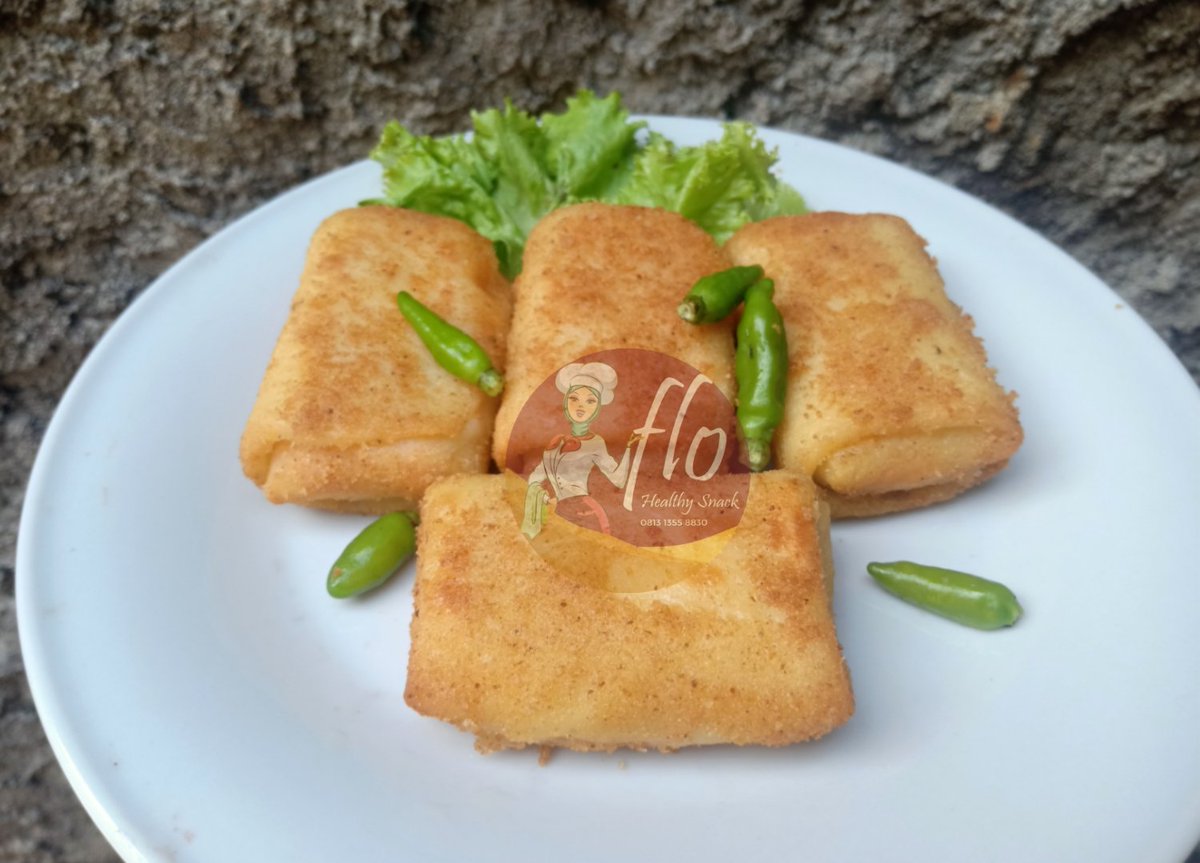 florieliciouss's tweet photo. Bismillah
Sudah bisa diorder lagi ya teman² Risol Ragout Premium isian wortel , kentang , ayam suwir  dari  @flosnackcorner  teman buka puasa. Untuk pemesanan silahkan DM ya 🙏.

Dapat dikirim dalam bentuk frozen atau siap saji. 1 box Isi 10. 

#FLOSnackCorner https://t.co/5h8vYrCVdW