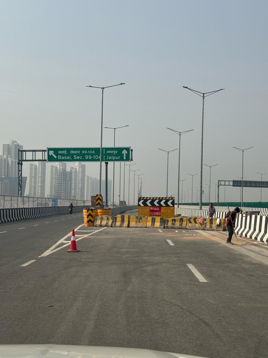 vikramamehta's tweet photo. @nitin_gadkari @narendramodi @PMOIndia @mlkhattar @BJP4Haryana It’s still closed from both sides .. https://t.co/AaHe5lM7yl