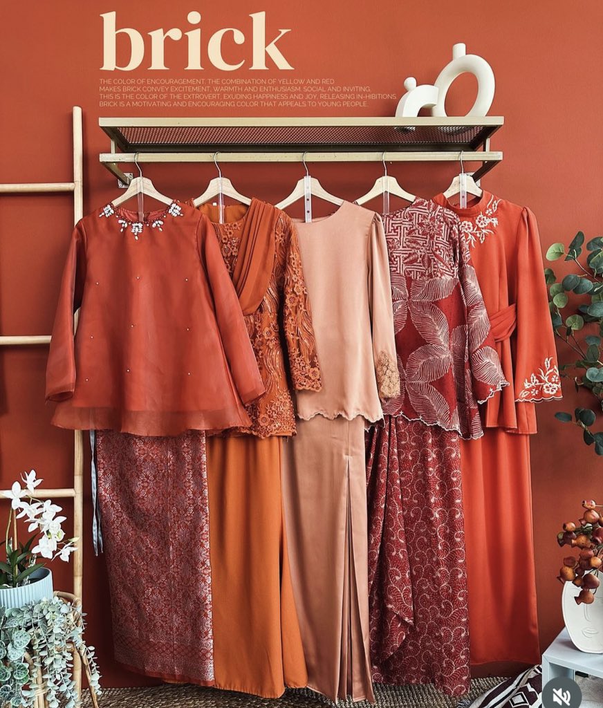 girls, i found 10 local hidden gem shop for BAJU KURUNG that only cost you as low as RM100 ✨

And the baju kurung definitely giving T20 design, vibes and sophistication 🫶🏻

— a thread