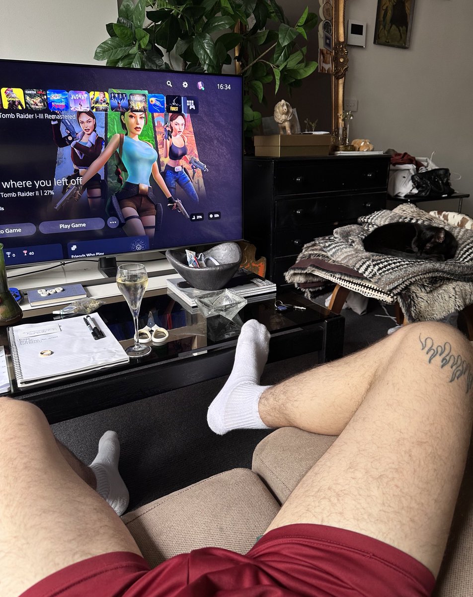 ᴮᴼᴸᵀᴱᴺ tweet media