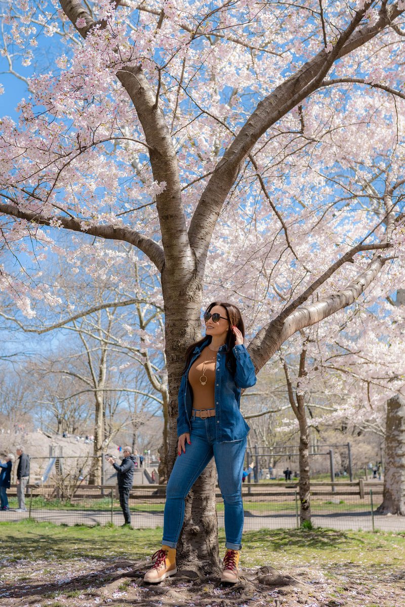 This warmer weather has me dreaming of  the #spring days ahead 💭 <a href="/thereallisaann/">Lisa Ann</a>