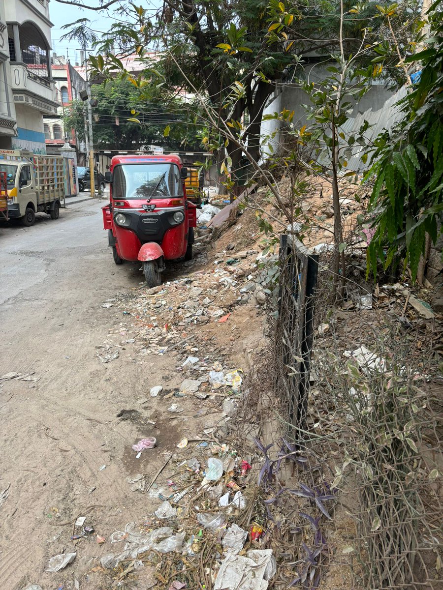 syedsufian's tweet photo. Dear @ZC_Khairatabad have raised multiple complaints regarding garbage dumping , ref no 203244465216, with no avail. Requesting you to take appropriate action. @CommissionrGHMC @GHMCOnline @TSMAUDOnline @TelanganaCMO @DRonaldRose https://t.co/ix2Pn1C9uk