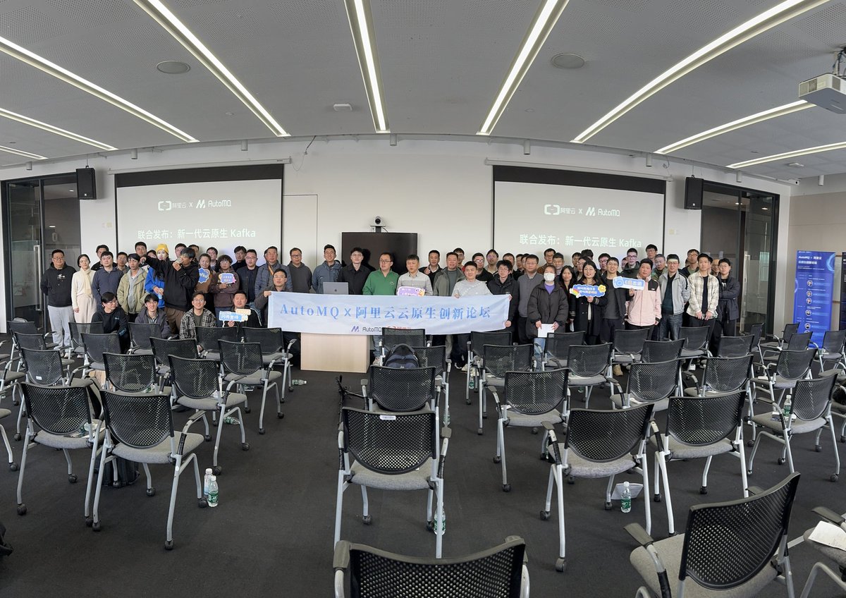 yxluo2000's tweet photo. 🚀 Last week's AutoMQ meetup at Alibaba park was a hit! Many enthusiastic Kafka developers joined us as we introduced our new architecture. Dmall and Alibaba Cloud also shared their experiences with AutoMQ. Hope to host more meetups worldwide in the future! #AutoMQ #Kafka https://t.co/hHd6ac3NNz