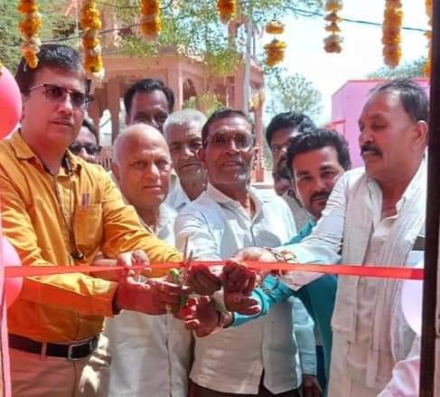 आवश्यक सुविधाएं देश के अंतिम छोर तक पहुंचाने के लिए रतलाम संभाग के शिवपुर शाखा डाकघर में आधार अपडेशन व एनरोलमेंट सेंटर का शुभारंभ किया गया ।  इसके प्रारंभ होने से ग्रामीणजन को आधार संबंधी समस्त कार्यो हेतु ग्राम में ही सुविधा प्राप्त होगी ।
<a href="/IndiaPostOffice/">India Post</a> 
<a href="/AshwiniVaishnaw/">Ashwini Vaishnaw</a>