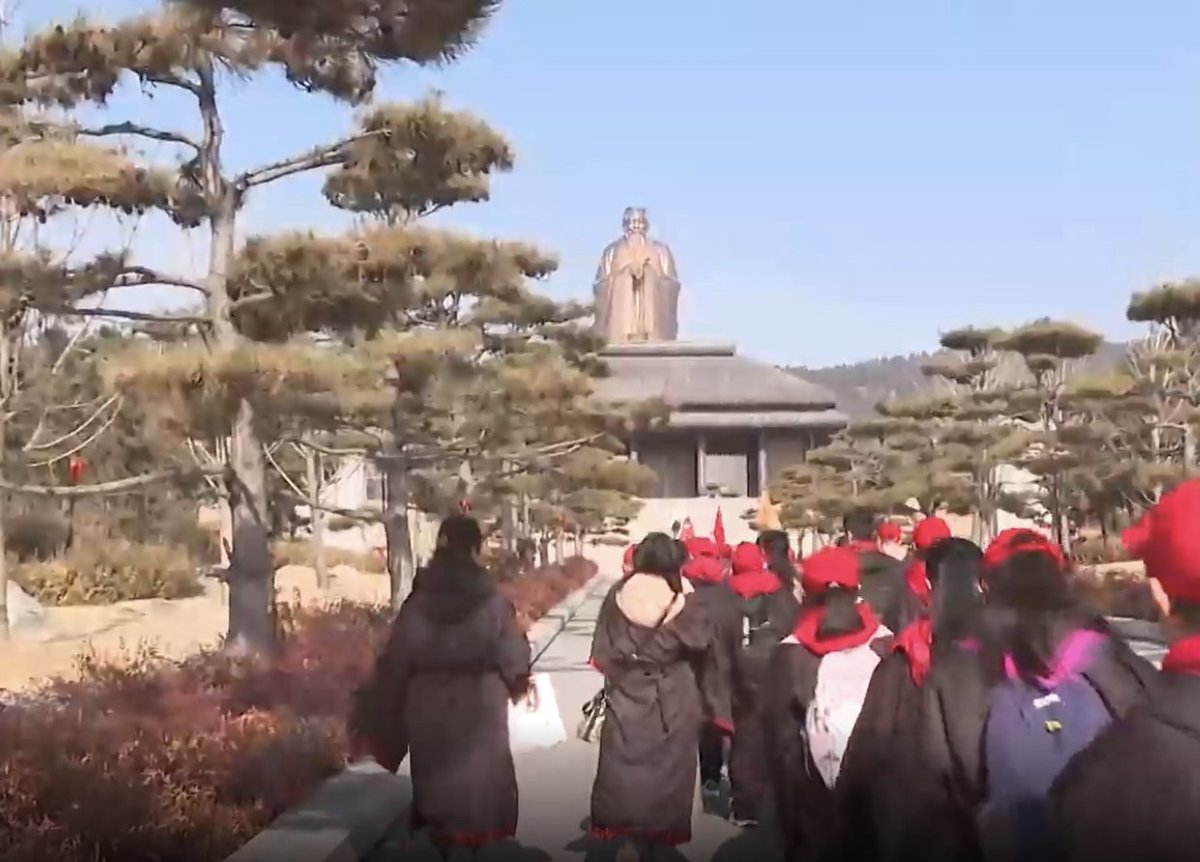 Recently, over 240 students from Shanghe County Experimental Elementary School embarked on a unique study tour at the Qufu Nishan Sacred Site.This journey is beneficial for students to deepen understanding of Chinese culture. 🌟 #JinanDevelopment #JinanChina #EducationalJourney