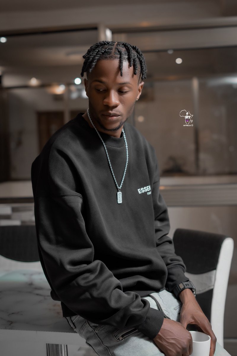 DjKandeke's tweet photo. People will always talk,so let’s give them something to talk about and always remember that the best revenge is SUCCESS.
#OLIOS
SGDD 🙏🏾 https://t.co/whtqk8KhYL