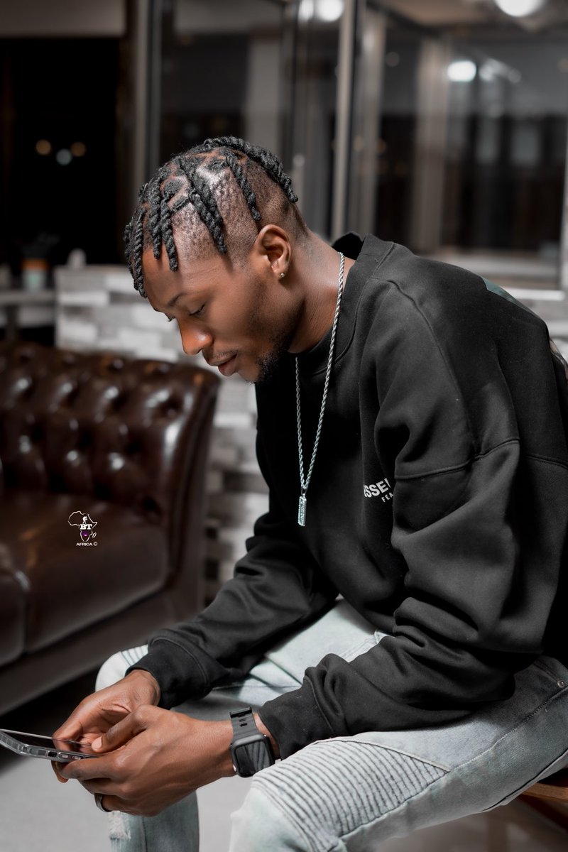 DjKandeke's tweet photo. People will always talk,so let’s give them something to talk about and always remember that the best revenge is SUCCESS.
#OLIOS
SGDD 🙏🏾 https://t.co/whtqk8KhYL