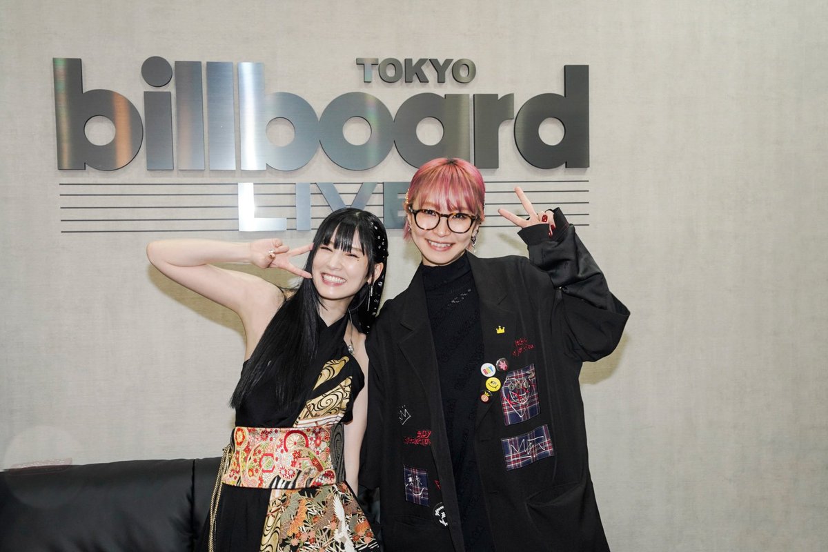LiSA_OLiVE's tweet photo. 『KEIKO Billboard Live 2024 “夕闇のうた” K015～018』にお邪魔しました☻
才能のように見せる努力と努力と努力をしこたま受け取って、めちゃめちゃ感動しました。こんなに長くKEIKOさんの歌を聴いてるけど、新しく知るKEIKOさんがたくさんあった！まだ好きにさせるの😳❤️
大阪2公演も素敵な日になりますように🍸
 #BillboardLiveTokyo