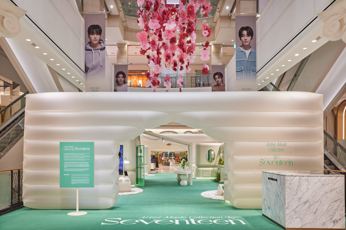 HYBE_MERCH's tweet photo. Artist-Made Collection by SEVENTEEN Season 2. POP-UP 오픈 스케치 (1/3)

호시, 원우, 우지, 디에잇의 따뜻한 마음이 담긴 곳
세븐틴 멤버 13명의 만찬 테이블💙
반짝반짝 빛나는 캐럿 공간까지💎

📆 2024. 03. 12 - 2024. 03. 25 (Closed on 03. 18)
📍 Shinsegae Gangnam 
1F Showroom (THE STAGE) & B1F Merch. Shop (FAMILLE STREET) 

#SEVENTEEN #세븐틴
#bySEVENTEEN