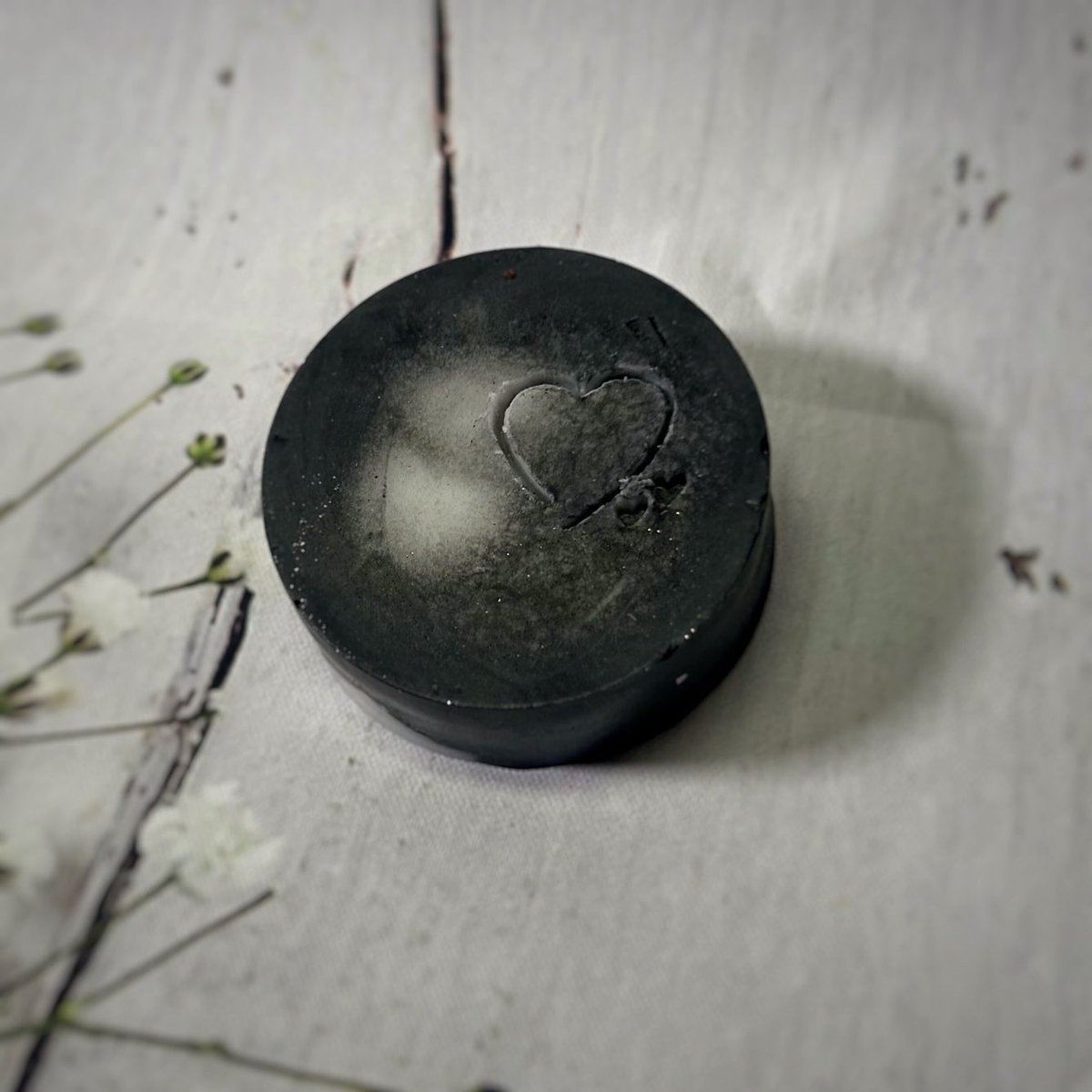 enchantedalley3.etsy.com/listing/164403… #facescrub #facescrubbar #donkeymilk #charcoalactivated #handmade #handmadesoap #handmadegifts #etsyfinds #etsyshop