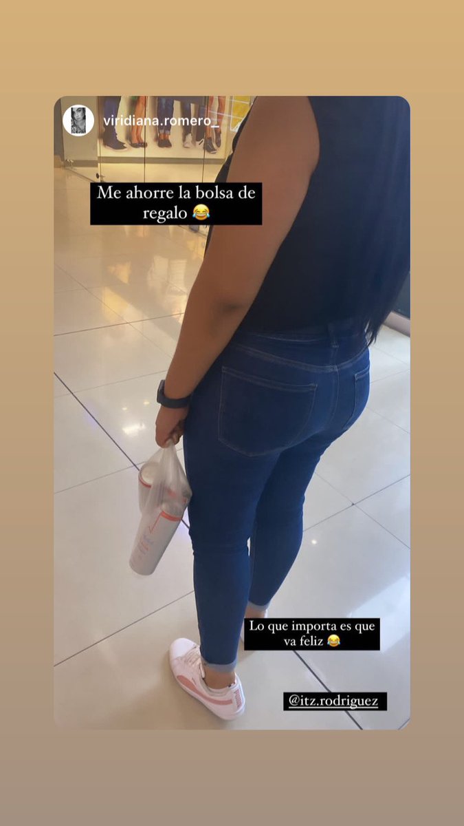 ItzRodriguez's tweet photo. Gracias a mi chiqui por celebrarme todo el día ❤️

Ame la bolsa de regalo 😂 https://t.co/xTk0SRl3je