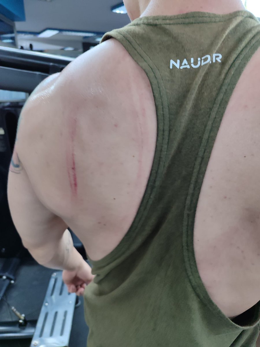 YnsuasteSamuel's tweet photo. Me caí pero ya fue termine 🥵 https://t.co/Dohaqzm3oL