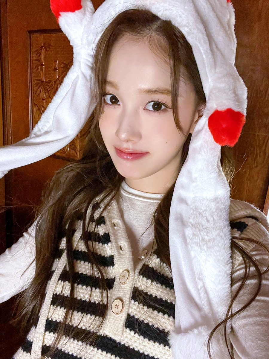 STAYC_official's tweet photo. 📸 ❥･•🐶

📁 STAYC Selfie. zip
ㄴ📂 Xanta &amp; 스테이씨-그널💘

#STAYC #스테이씨
#J #재이 https://t.co/htJaC5721U
